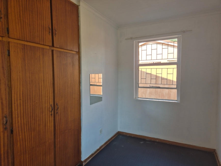 To Let 3 Bedroom Property for Rent in Kannoniers Park North West